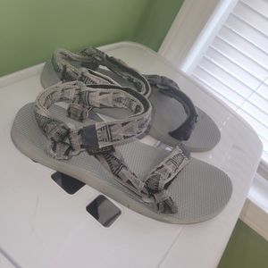 Womens tevas